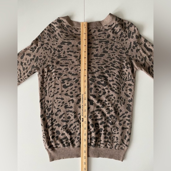 Forever 21 Women’s Cardigan Sweater - Picture 8 of 11